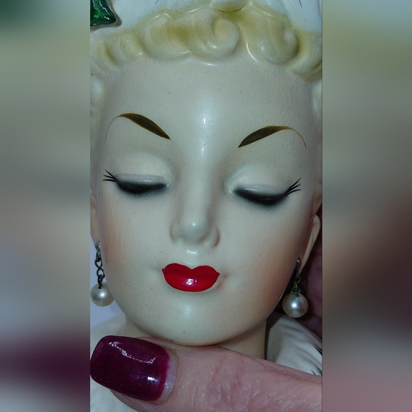 Vtg 1961 Inarco Blonde Girl Christmas Head Vase Earrings Hat Poinsettia VGVC - Picture 7 of 12